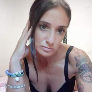 Som dosť vzťahovo založená a hľadám